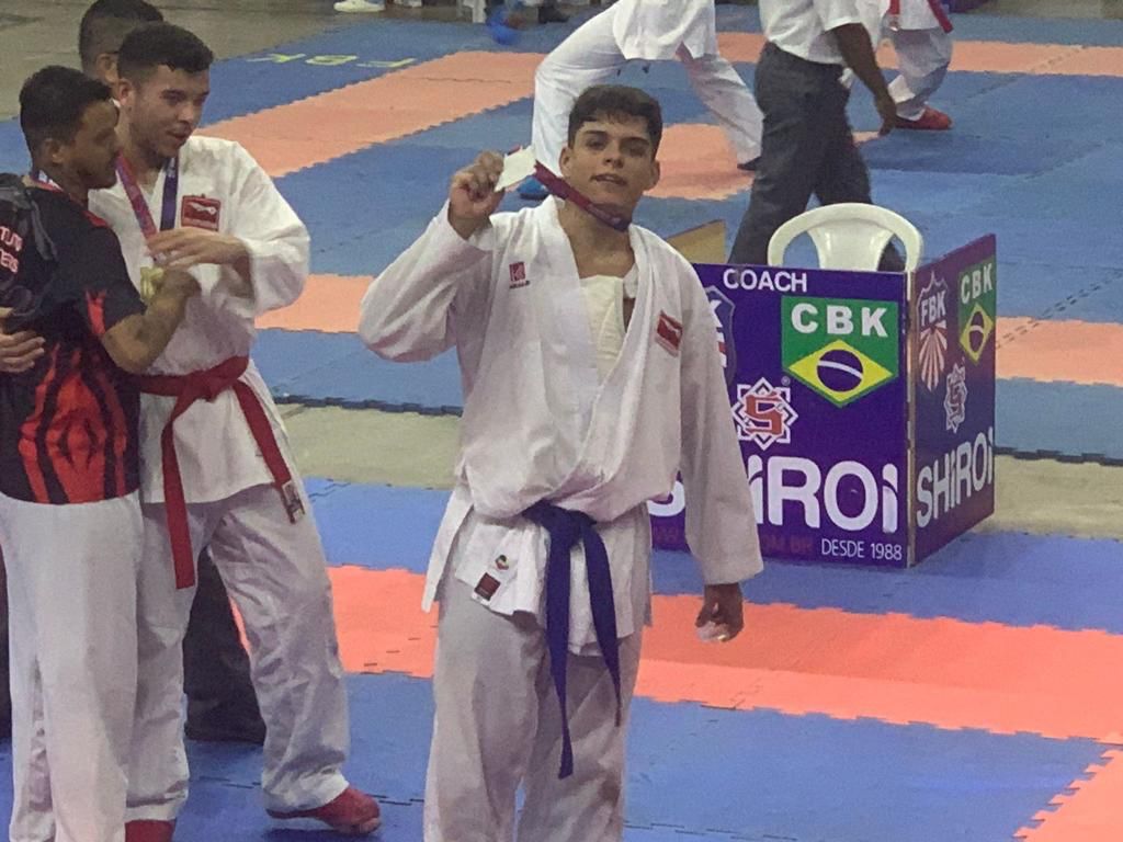 Porto Seguro é bicampeão baiano de karatê 7