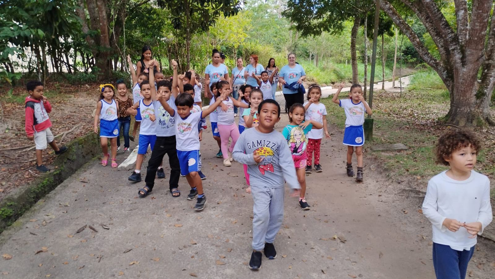 Eunápolis: escola realiza programação especial em comemoração ao Dia do Amigo 37