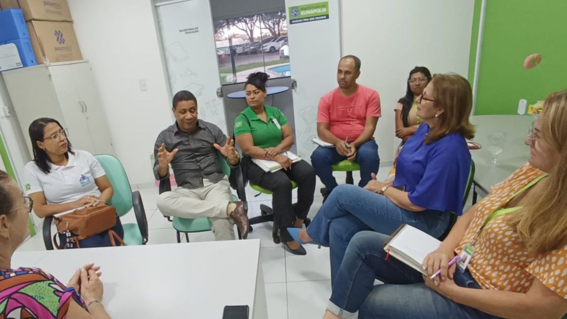 Prefeitura de Eunápolis firma parceria com o Conjunto Penal para oferecer Educação de Jovens, Adultos e Idosos para internos 4