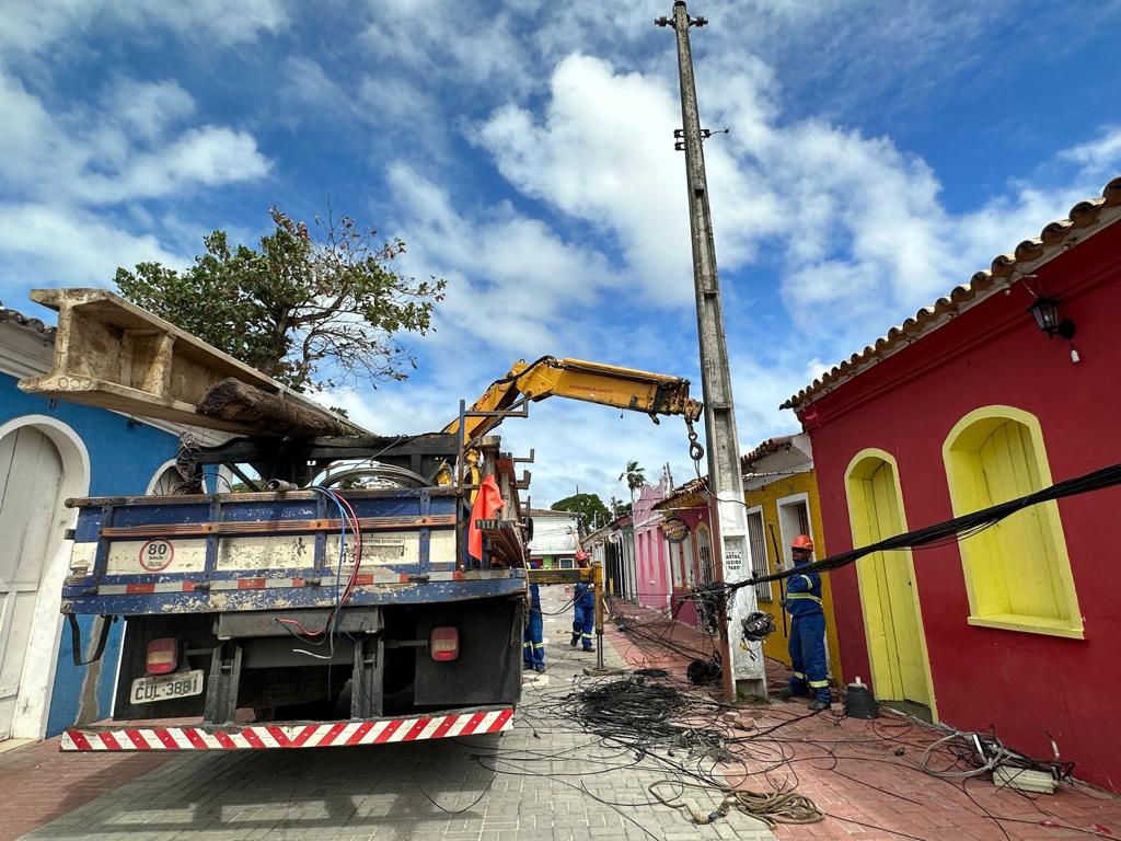 Passarela da Cultura ganha rede elétrica subterrânea 4