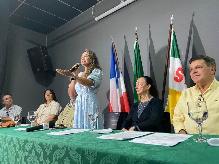 Prefeita sanciona leis que tornam Festa da Padroeira, Vila do Forró e Pedrão patrimônios culturais imateriais de Eunápolis 17