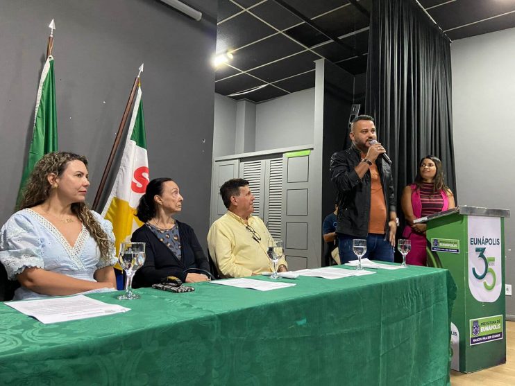 Prefeita sanciona leis que tornam Festa da Padroeira, Vila do Forró e Pedrão patrimônios culturais imateriais de Eunápolis 13