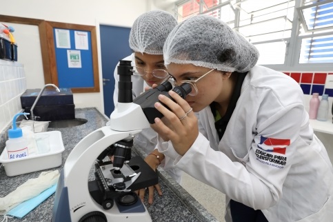 Estão abertas as inscrições para o programa Futuras Cientistas 4