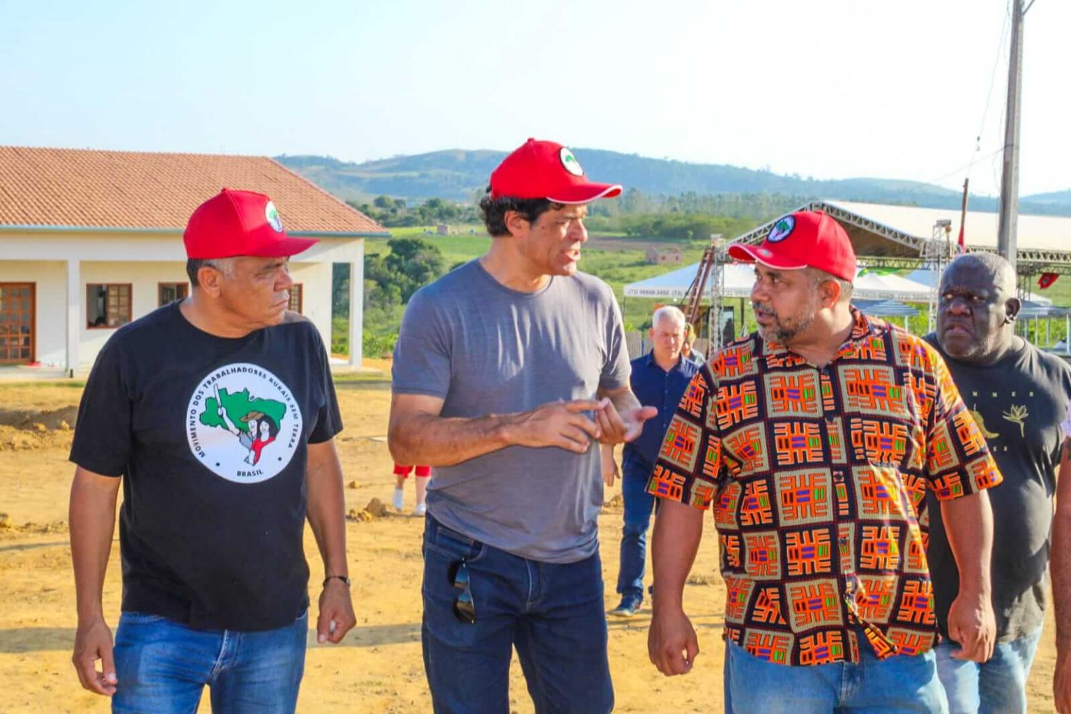 Deputado Valmir Assunção recebe jogador Raí no extremo sul da Bahia Deputado Valmir Assunção recebe jogador Raí no extremo sul da Bahia 4