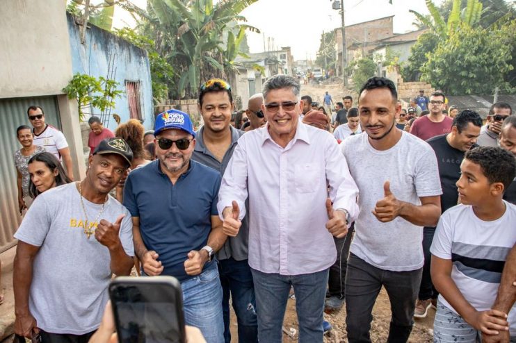 Prefeito Jânio Natal vistoria obras de pavimentação no bairro Paraguai 9