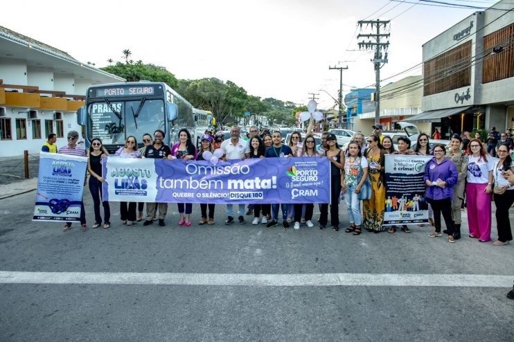 Agosto Lilás: Blitz em Porto Seguro alerta sobre violência contra mulheres 15