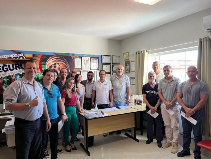 Normas e condutas dos motoristas de táxi e transportes alternativos são debatidos em reunião com a Prefeitura 11