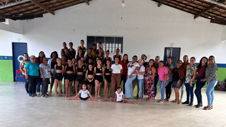 Escola do distrito da Colônia recebe belo espetáculo de ginástica rítmica 12