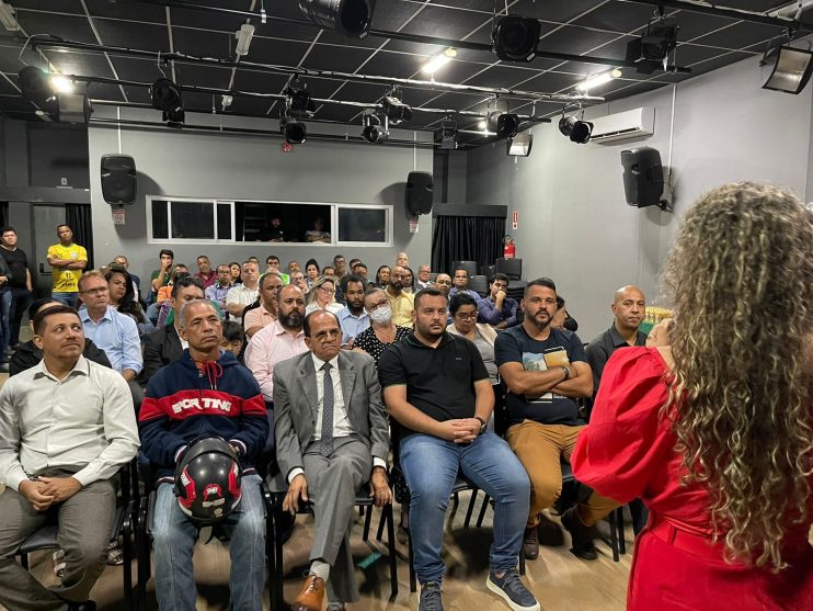 WhatsApp Image 2023-08-07 at 17.58.26 (1) Prefeita reúne pastores para anunciar projeto de lei que torna Marcha para Jesus patrimônio cultural imaterial de Eunápolis 17