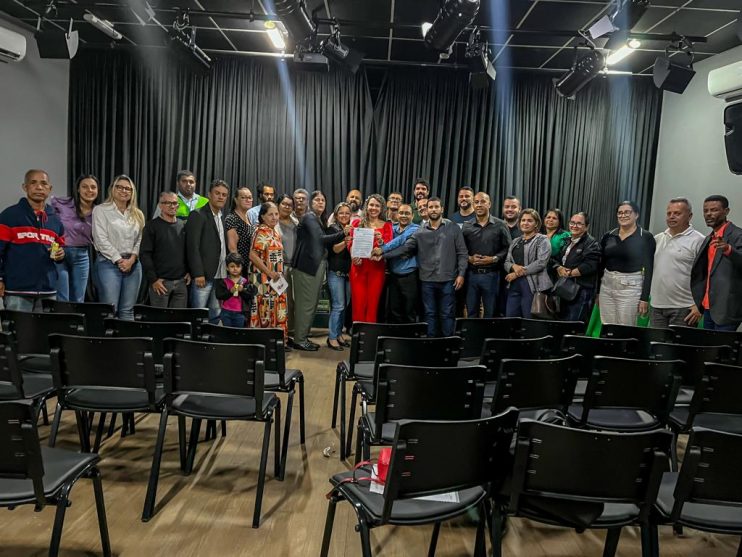 WhatsApp Image 2023-08-07 at 20.24.37 (2) Prefeita reúne pastores para anunciar projeto de lei que torna Marcha para Jesus patrimônio cultural imaterial de Eunápolis 19