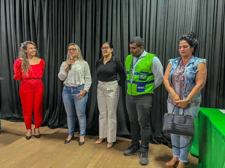 WhatsApp Image 2023-08-07 at 20.24.45 Prefeita reúne pastores para anunciar projeto de lei que torna Marcha para Jesus patrimônio cultural imaterial de Eunápolis 16