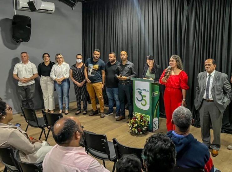 WhatsApp Image 2023-08-08 at 10.16.13 Prefeita reúne pastores para anunciar projeto de lei que torna Marcha para Jesus patrimônio cultural imaterial de Eunápolis 15