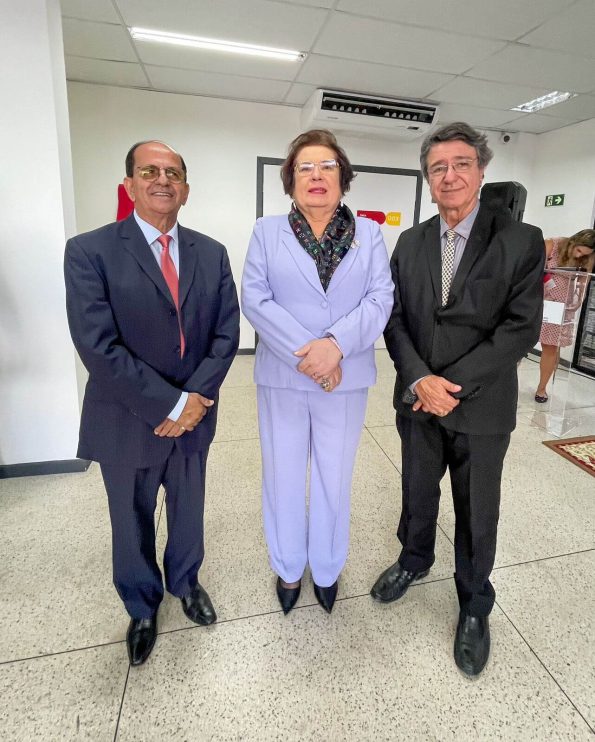 Membros do MPE agradecem prefeita Cordélia Torres por parceria durante inauguração do novo prédio do órgão 16