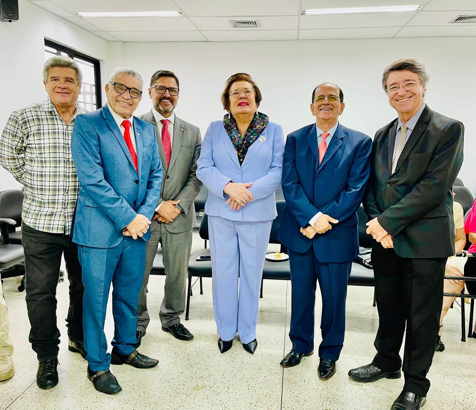 Membros do MPE agradecem prefeita Cordélia Torres por parceria durante inauguração do novo prédio do órgão 6