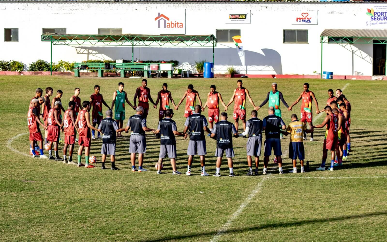 DOMINGO: PORTO SEGURO ENFRENTA BELMONTE PELO CAMPEONATO INTERMUNICIPAL 9