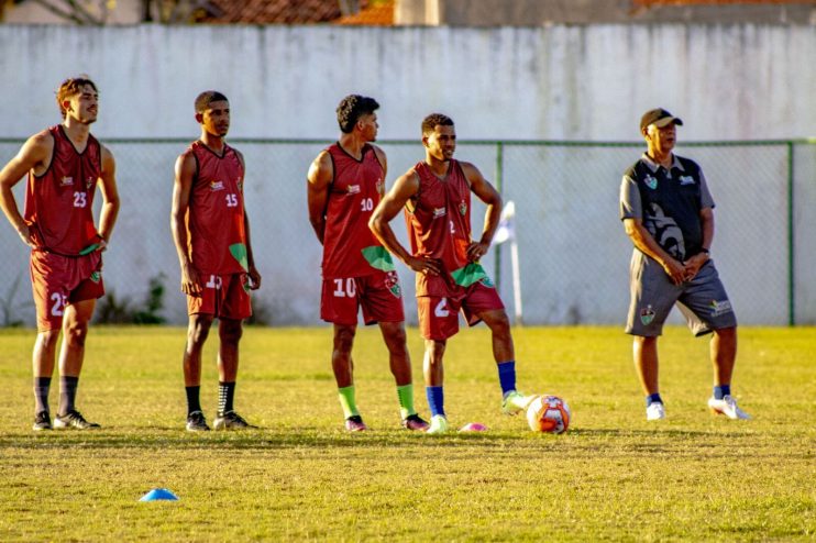 DOMINGO: PORTO SEGURO ENFRENTA BELMONTE PELO CAMPEONATO INTERMUNICIPAL 15