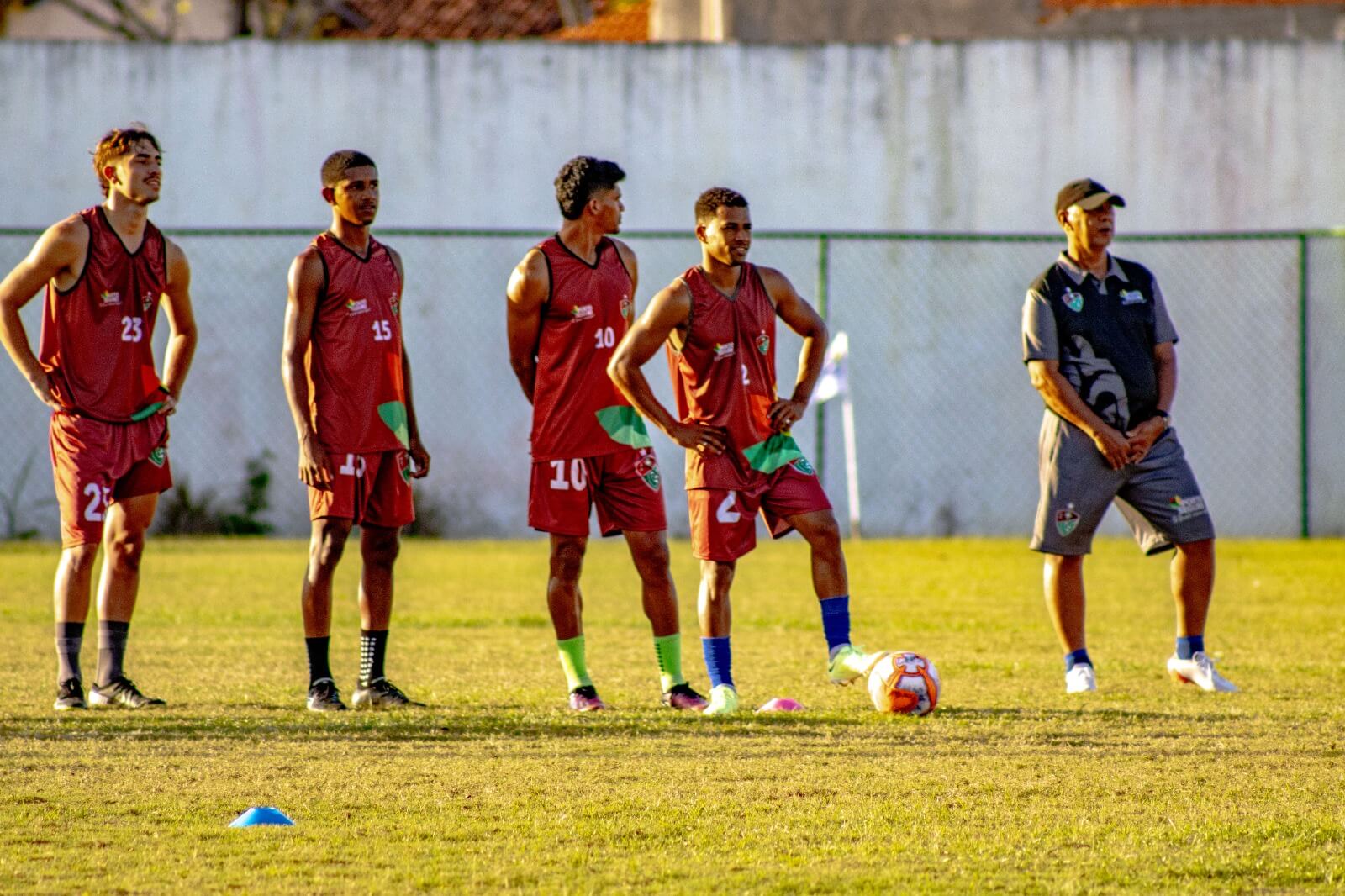 DOMINGO: PORTO SEGURO ENFRENTA BELMONTE PELO CAMPEONATO INTERMUNICIPAL 11