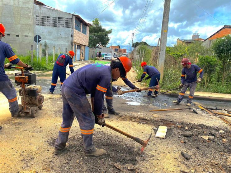 Megaoperação Tapa-buracos chega ao Pequi para melhorar mobilidade urbana do bairro mais populoso de Eunápolis 4