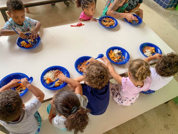 Merenda escolar: administração da prefeita Cordélia Torres destina 400 mil refeições aos estudantes no mês de julho 6
