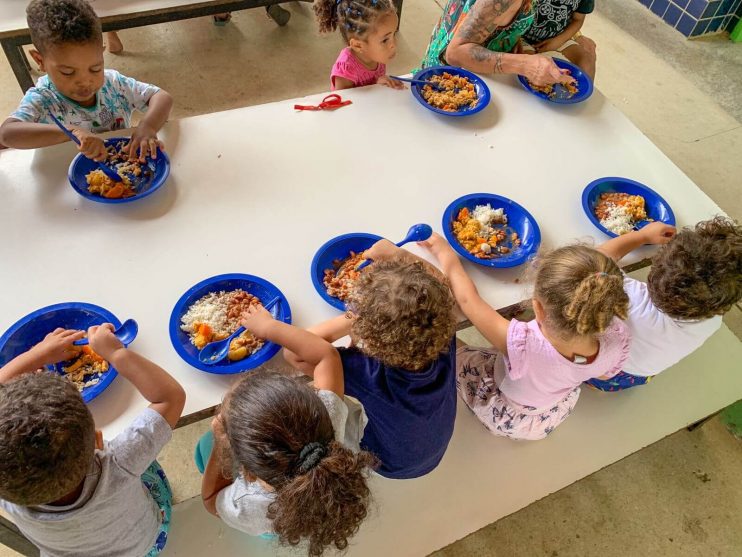 Merenda escolar: administração da prefeita Cordélia Torres destina 400 mil refeições aos estudantes no mês de julho 13