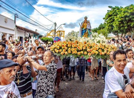 Fé e devoção reúnem multidão em honra a N. Srª d´Ajuda 9