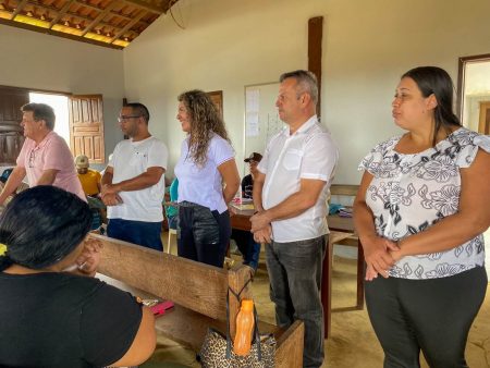 Prefeita Cordélia Torres anuncia melhorias durante visita à comunidade Miramar 13