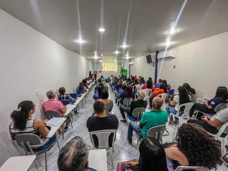 Prefeitura de Eunápolis reúne 100 trabalhadores da área comercial em programa "Comerciários de Futuro" 10