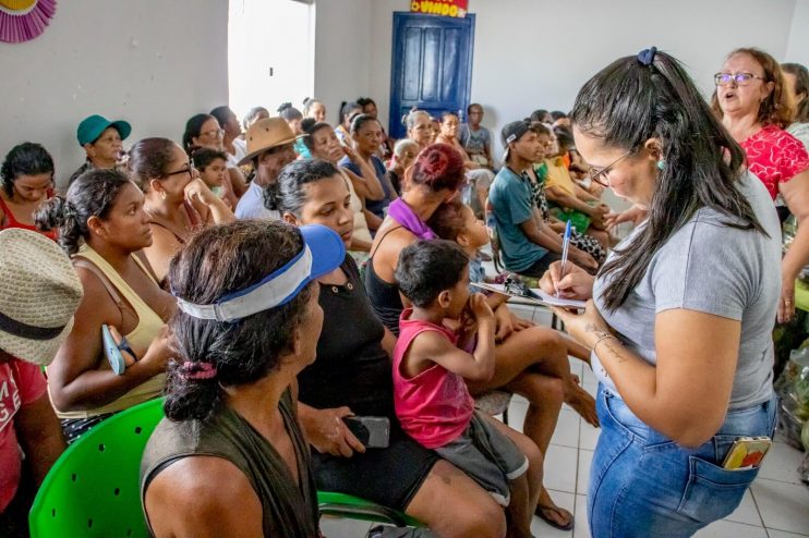 Prefeitura distribuiu cerca de 18 toneladas de alimentos para famílias carentes através do PAA 12