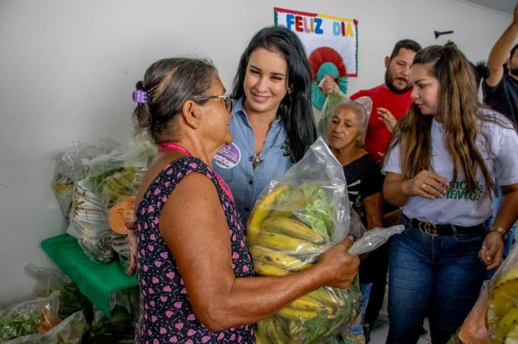 Prefeitura distribuiu cerca de 18 toneladas de alimentos para famílias carentes através do PAA 19