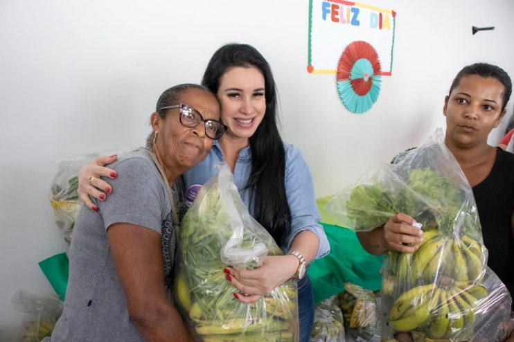 Prefeitura distribuiu cerca de 18 toneladas de alimentos para famílias carentes através do PAA 27