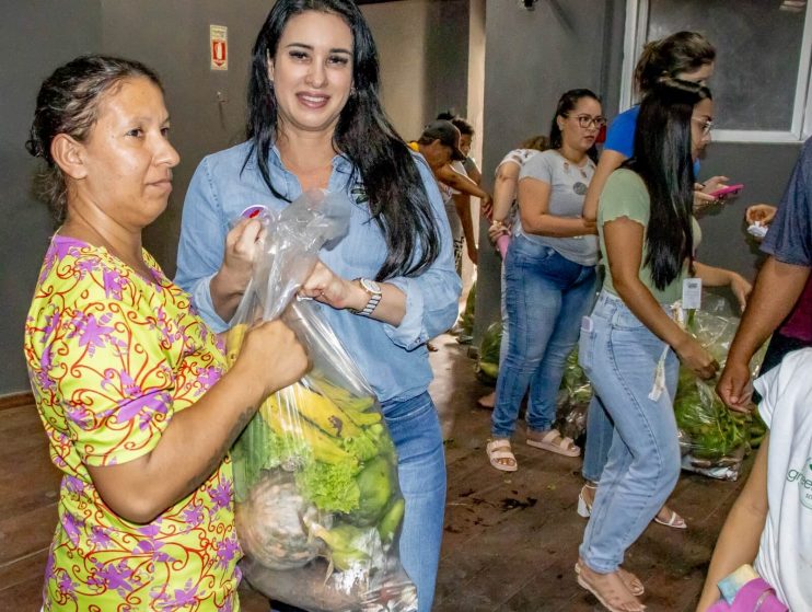 Prefeitura distribuiu cerca de 18 toneladas de alimentos para famílias carentes através do PAA 30