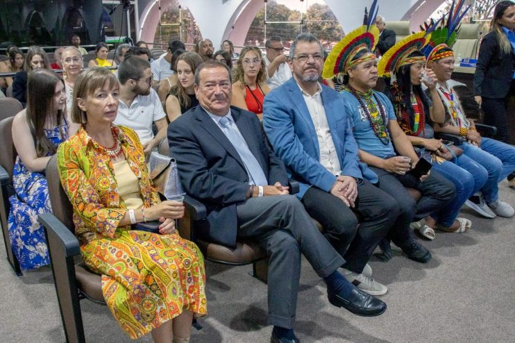 Autoridade portuguesa é homenageada em Porto Seguro 23