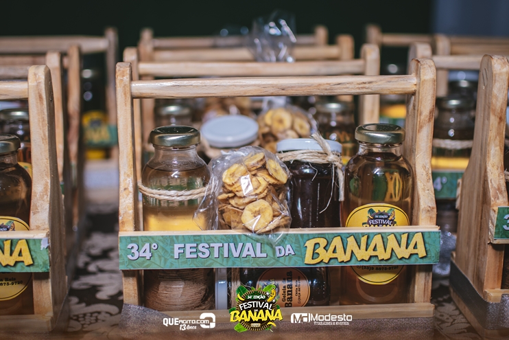 Grupo Revelação é destaque na primeira noite do 34º Festival da Banana 38