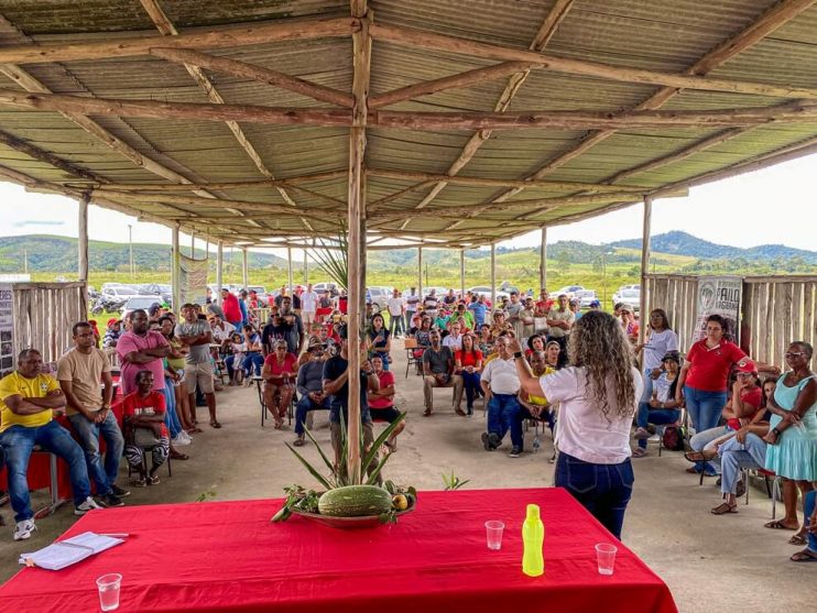 Prefeita Cordélia Torres mantém compromisso com zona rural e é parabenizada pelos moradores do Assentamento Paulo Kageyama 11