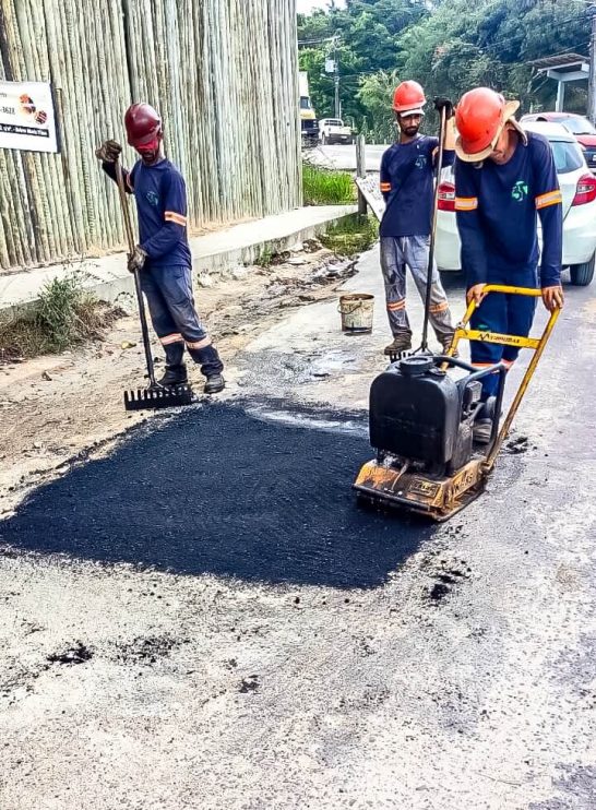Operação tapa-buracos melhora condições de tráfego no bairro Maria Viúva, em Trancoso 10