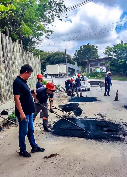 Operação tapa-buracos melhora condições de tráfego no bairro Maria Viúva, em Trancoso 17
