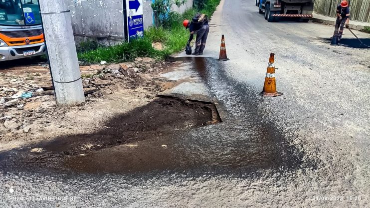 Operação tapa-buracos melhora condições de tráfego no bairro Maria Viúva, em Trancoso 21