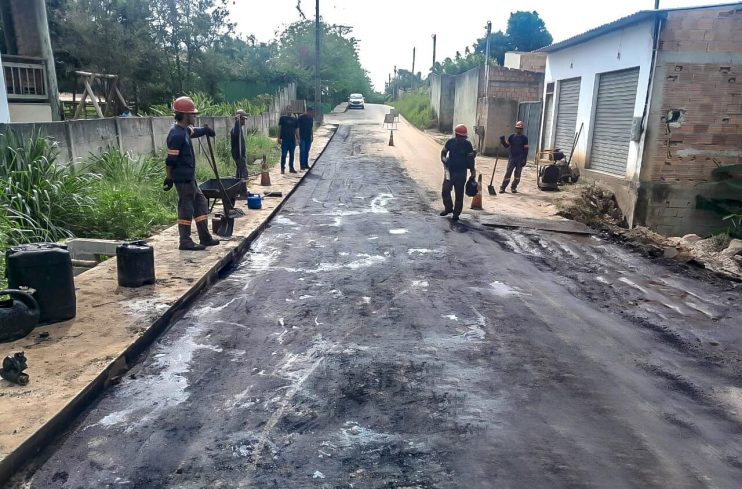 Operação tapa-buracos melhora condições de tráfego no bairro Maria Viúva, em Trancoso 22