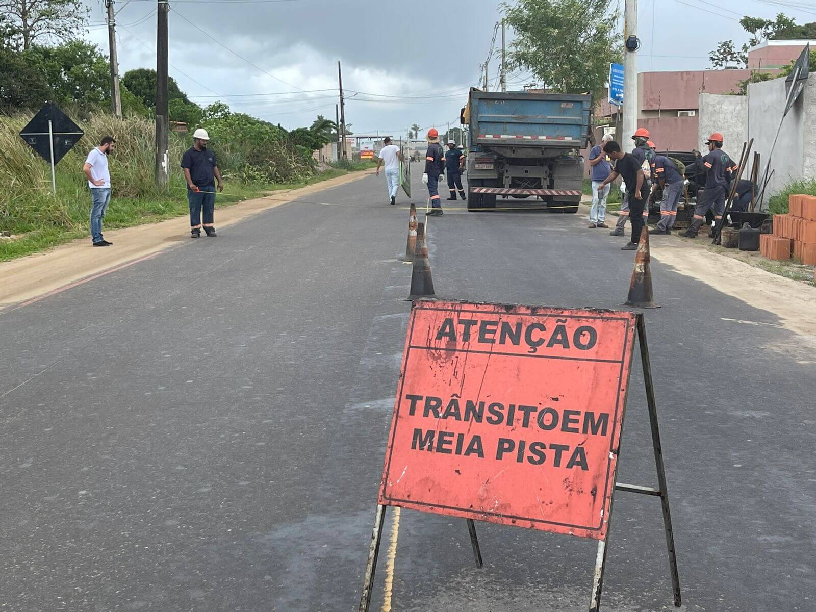 Prefeita Cordélia Torres determina implantação de quebra-molas na Estrada da Colônia 5