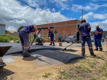 Prefeita Cordélia Torres determina implantação de quebra-molas na Estrada da Colônia 5