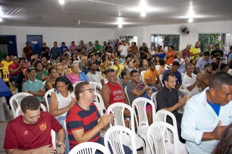 Mais de 300 famílias do Vila Vitória recebem o documento de propriedade 27