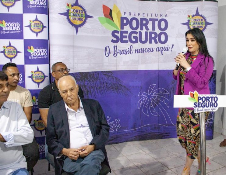 Mais de 300 famílias do Vila Vitória recebem o documento de propriedade 20