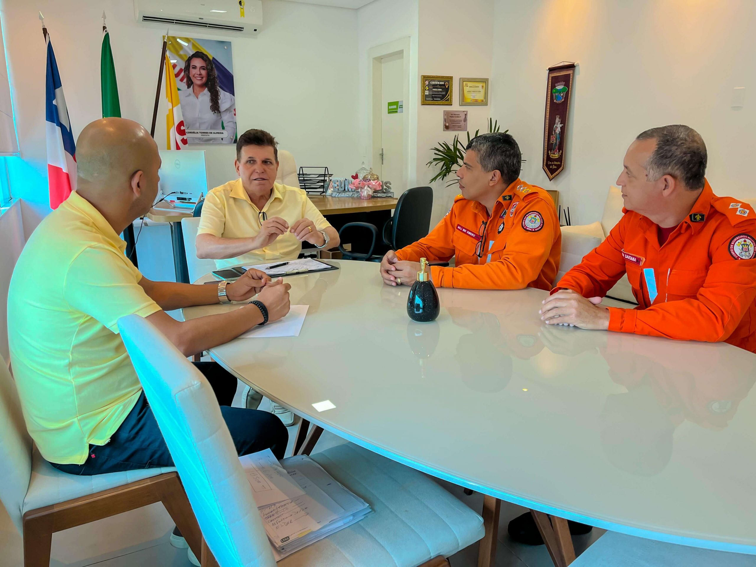 Secretário Paulo Dapé recebe novo comandante do Corpo de Bombeiros e anuncia nova sede da corporação em Eunápolis 5