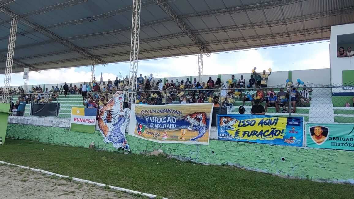 Com apoio da Prefeitura, Eunápolis garante vaga na terceira fase do Intermunicipal após goleada no Estádio Araujão 14