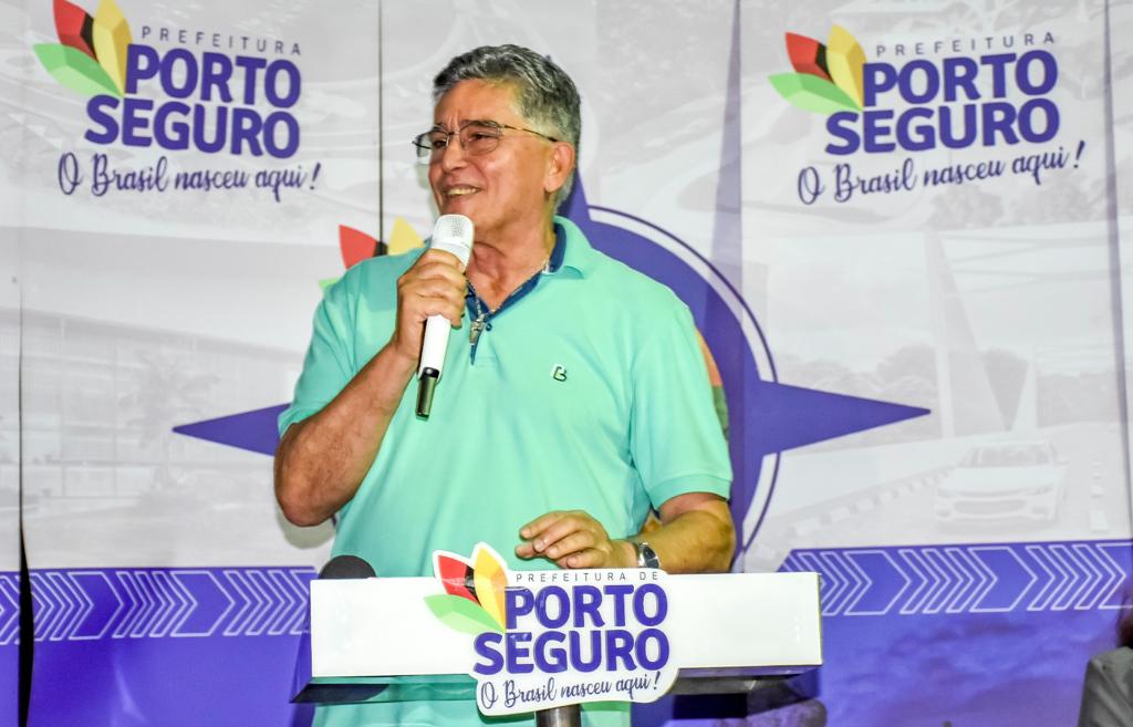 Prefeito Jânio Natal lança pedra fundamental de faculdade de Direito em Porto Seguro 4