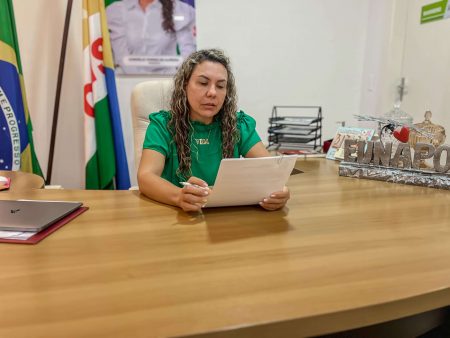 Prefeita Cordélia Torres anuncia envio de projeto de lei à Câmara de Vereadores para estabelecer piso de enfermagem 19