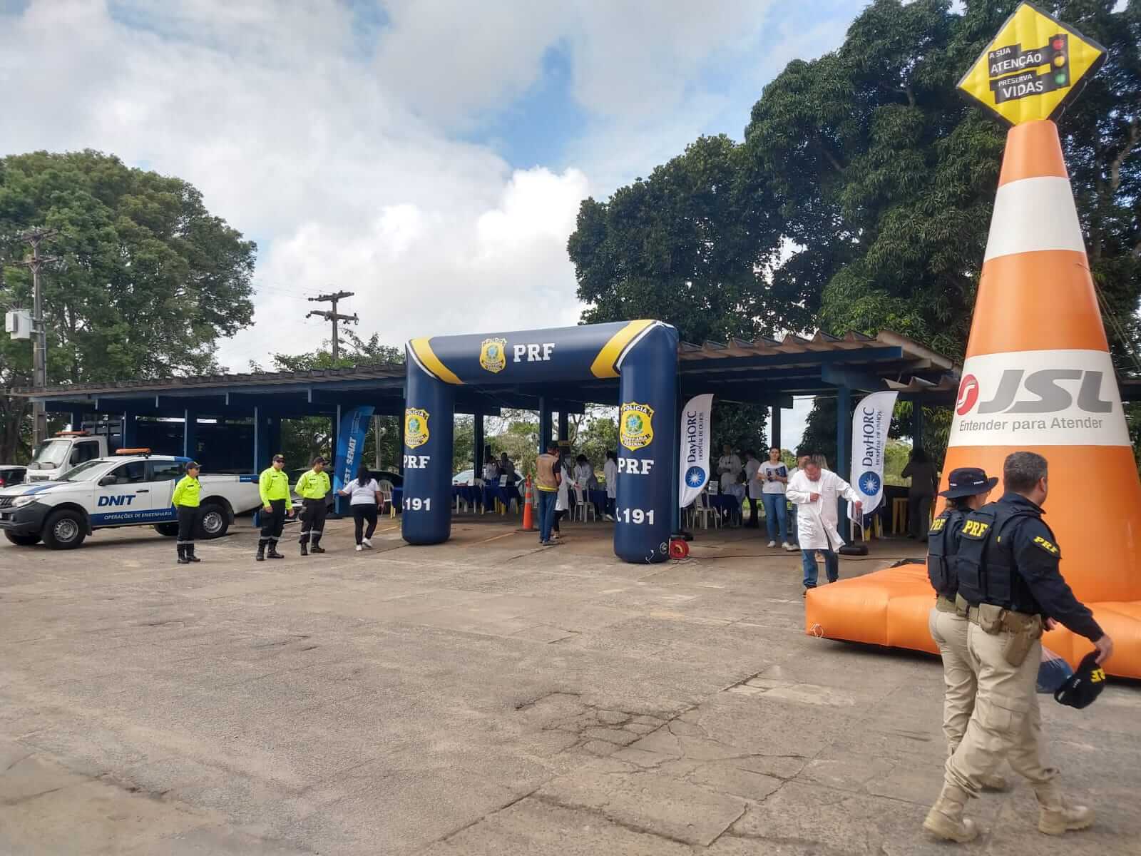 Agentes de Trânsito da Prefeitura de Eunápolis participam da abertura da Semana Nacional de Trânsito de 2023 em Eunápolis 27