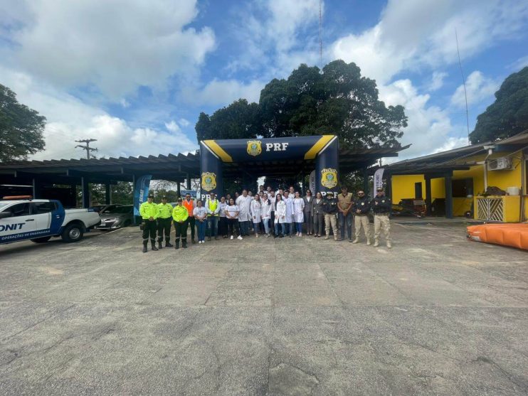 WhatsApp Image 2023-09-22 at 11.22.33 (1) Agentes de Trânsito da Prefeitura de Eunápolis participam da abertura da Semana Nacional de Trânsito de 2023 em Eunápolis 13