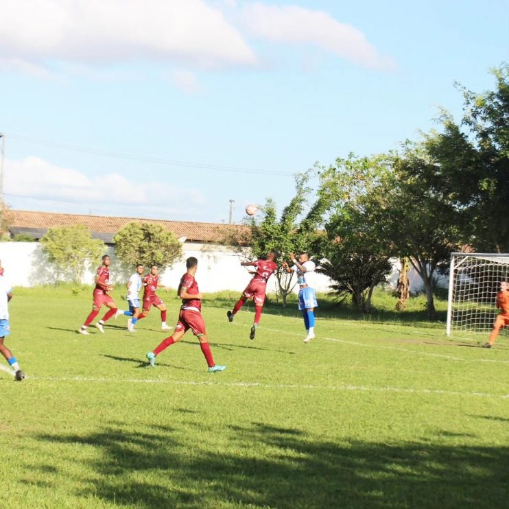 Itagimirim e Porto Seguro ficam no empate no jogo de ida da terceira fase do Intermunicipal. Duelo decisivo acontece no dia 1º de outubro 24