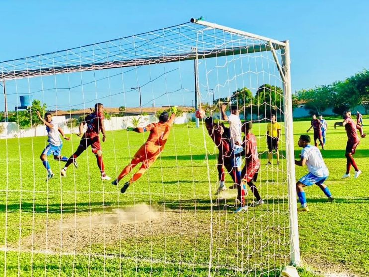 Itagimirim e Porto Seguro ficam no empate no jogo de ida da terceira fase do Intermunicipal. Duelo decisivo acontece no dia 1º de outubro 18